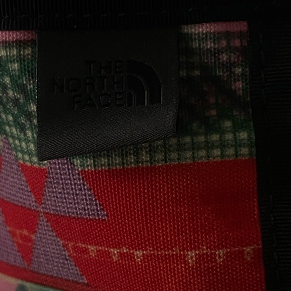 The North Face Laryssa Gym Tote Bag Aztec Bright Multi Color - Picture 3 of 4